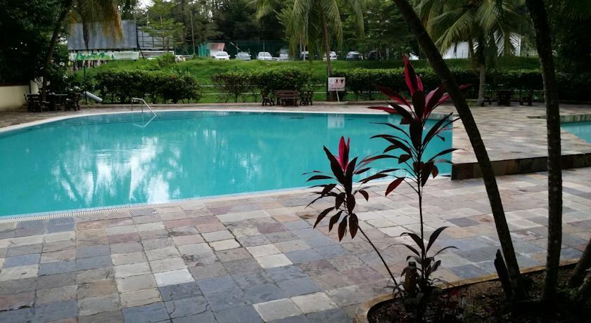 Pinang Beach Apartment @ Bayu Emas Batu Feringgi Exteriör bild