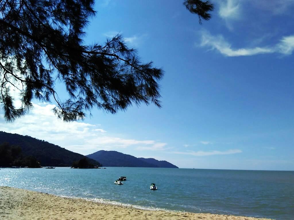 Pinang Beach Apartment @ Bayu Emas Batu Feringgi Exteriör bild
